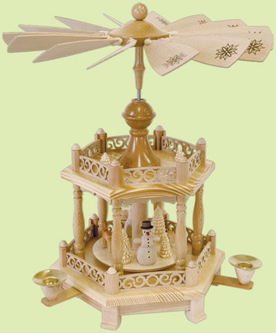 Pyramide Schneemänner mit Barockzaun